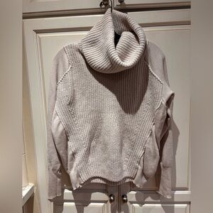 Cozy Cream Turtleneck Lana Wool Sweater Alpha Massimo Rebecchi has some mending